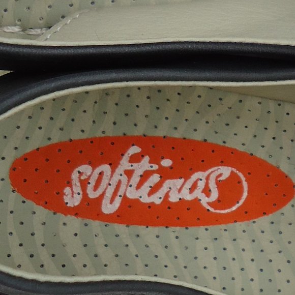 SIZE 8. Softinos leather sling back sandals . - Picture 16 of 16